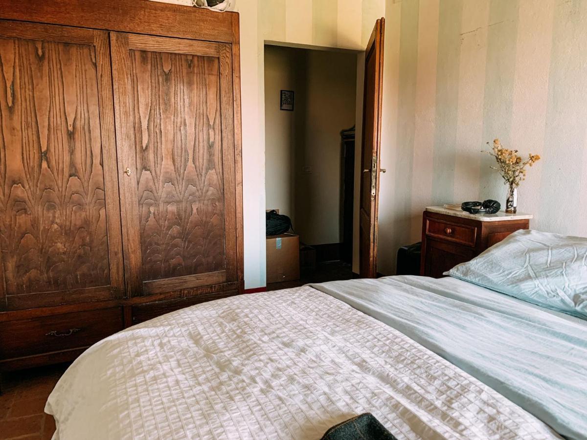 Casale Gli Ulivi Lägenhet Donnini Exteriör bild